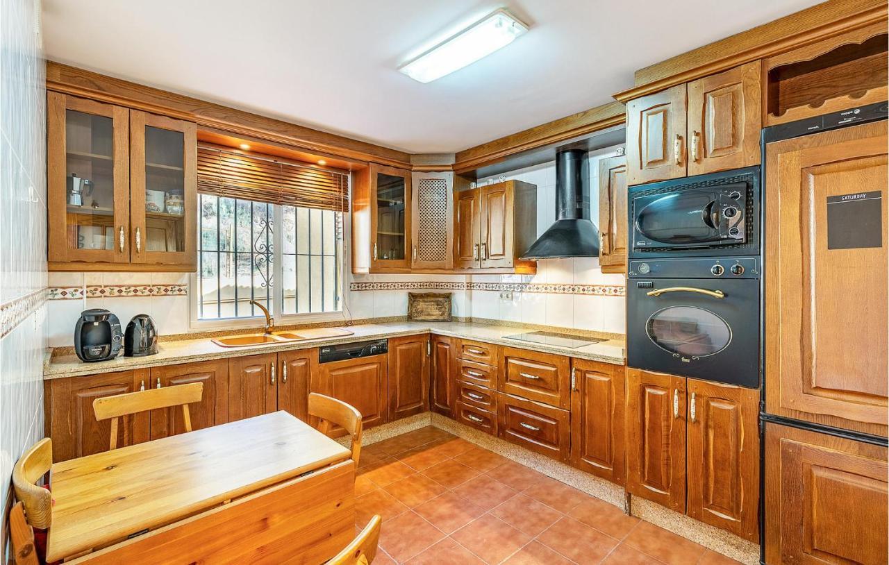 3 Bedroom Stunning Home In Сенес де ла Вега Экстерьер фото