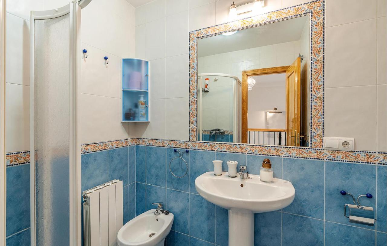 3 Bedroom Stunning Home In Сенес де ла Вега Экстерьер фото